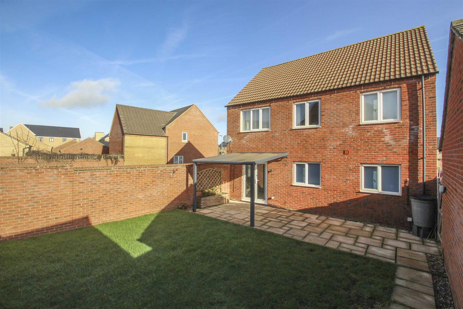 4 bed property in Swaledale End, Milton Keynes